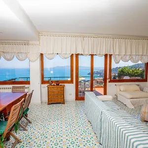 https://villasole.it-tuscanyhotel.com