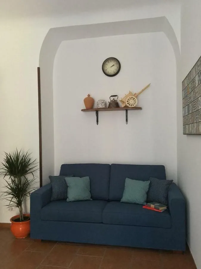 Casa Vacanze Villa D'Orleans Palermo 0*,  Italia
